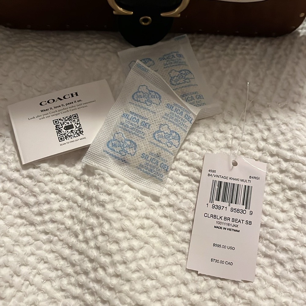 RESERVED FOR DIANA. DO NOT BUY. Coach Beat Bag - Picture 14 of 15